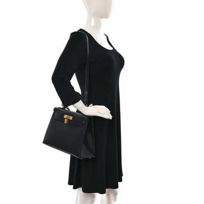 Tasche 28 Kly mit Goldbeschlägen in Schwarz