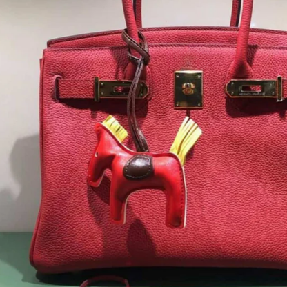 Tasche 30 Brk mit Goldbeschlägen in Rot