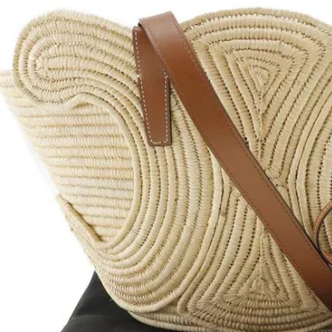 Tasche Cln Classic Kleiner Korb mit Geflochtenem Besatz aus Raffia & Kalbsleder
